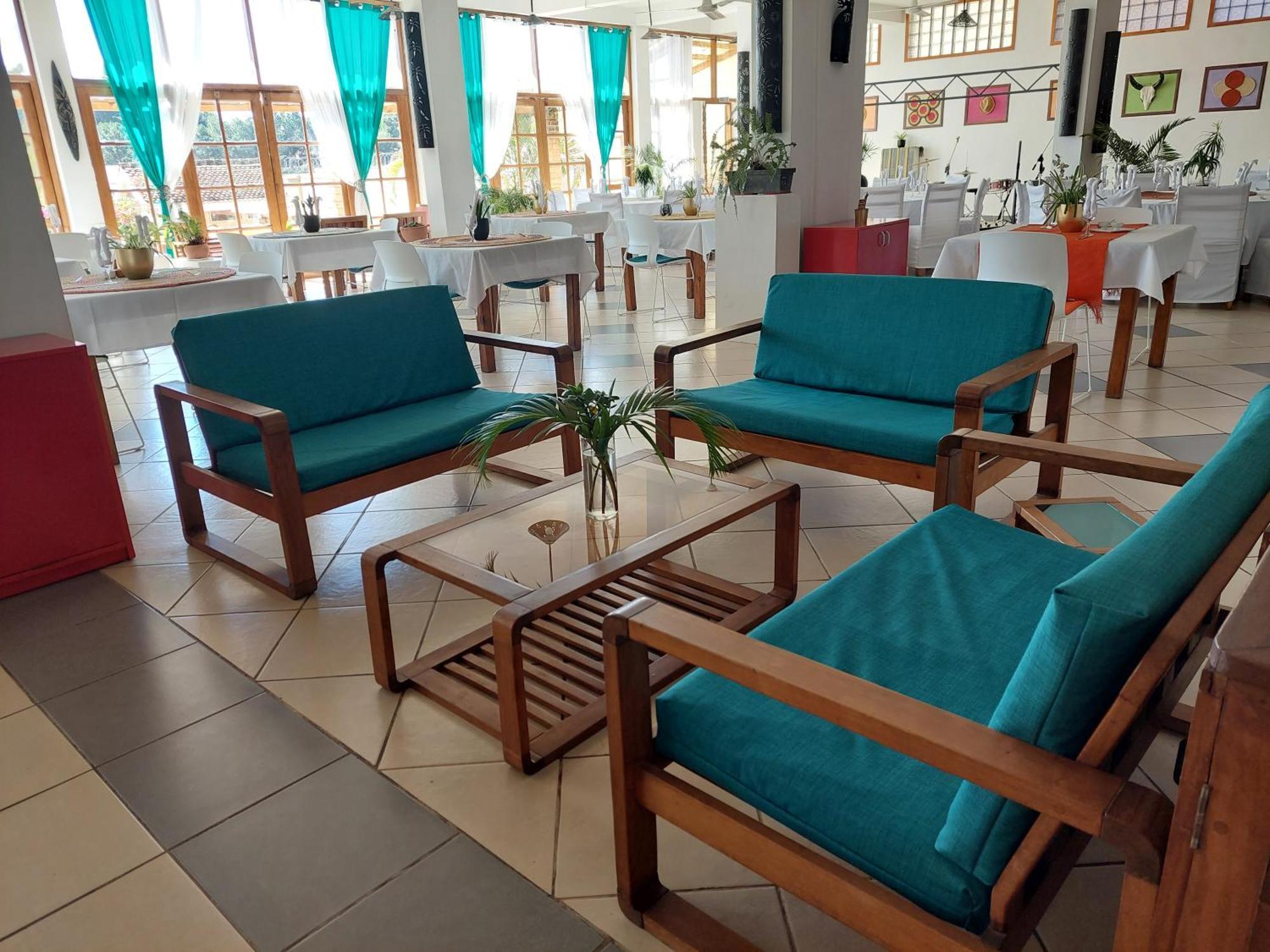 Island Continent Hotel Ivato Airport Exterior photo
